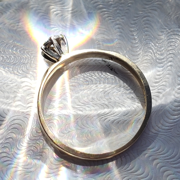 Vintage Stylecraft 10kt gold and diamond ring size 6 - Picture 7 of 16